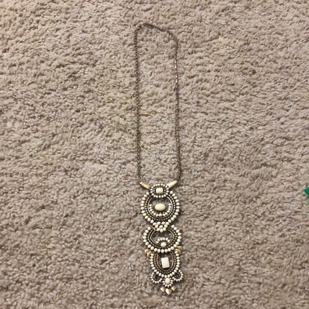 Stella & Dot Necklace Medallion Style